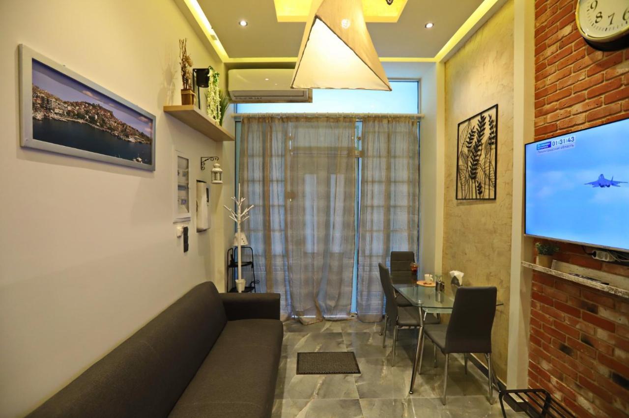 Villa Center
