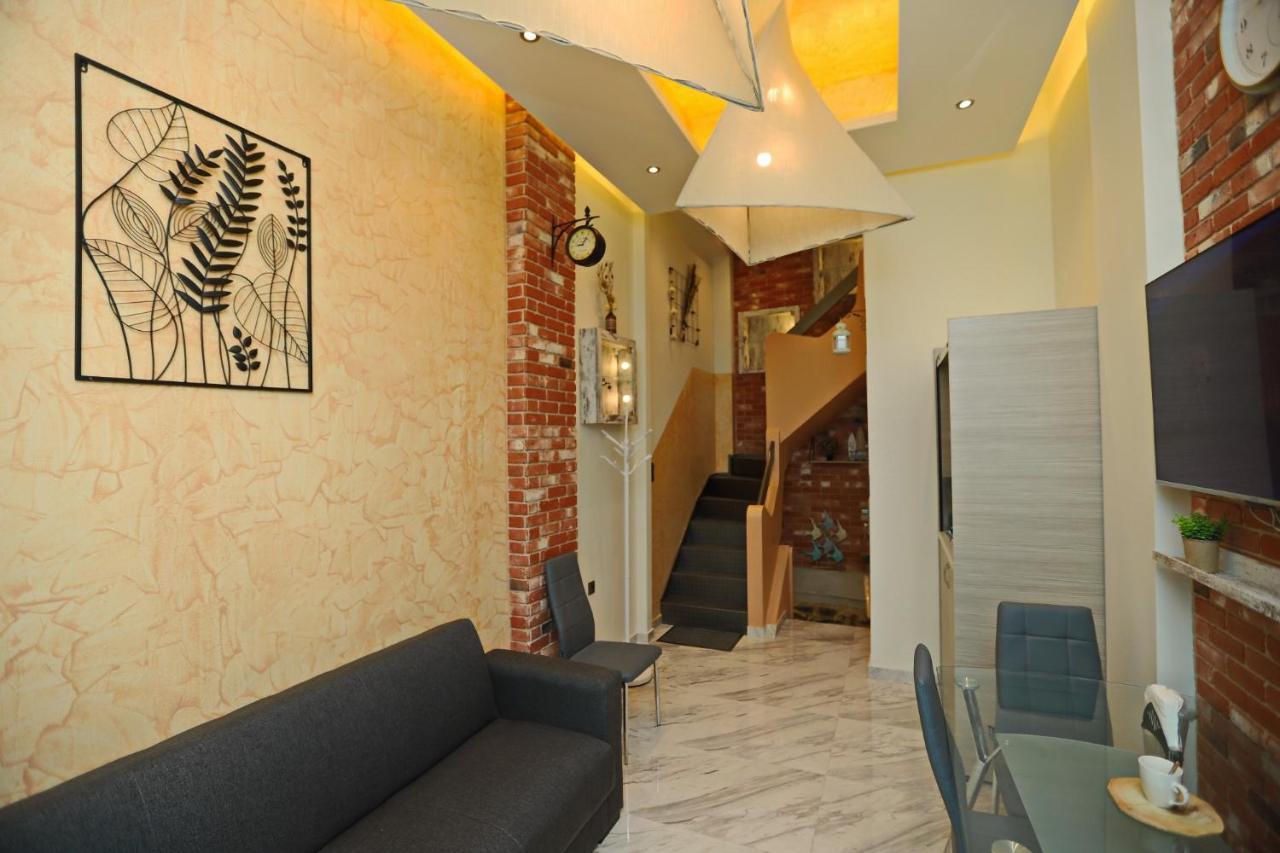 Villa Center *